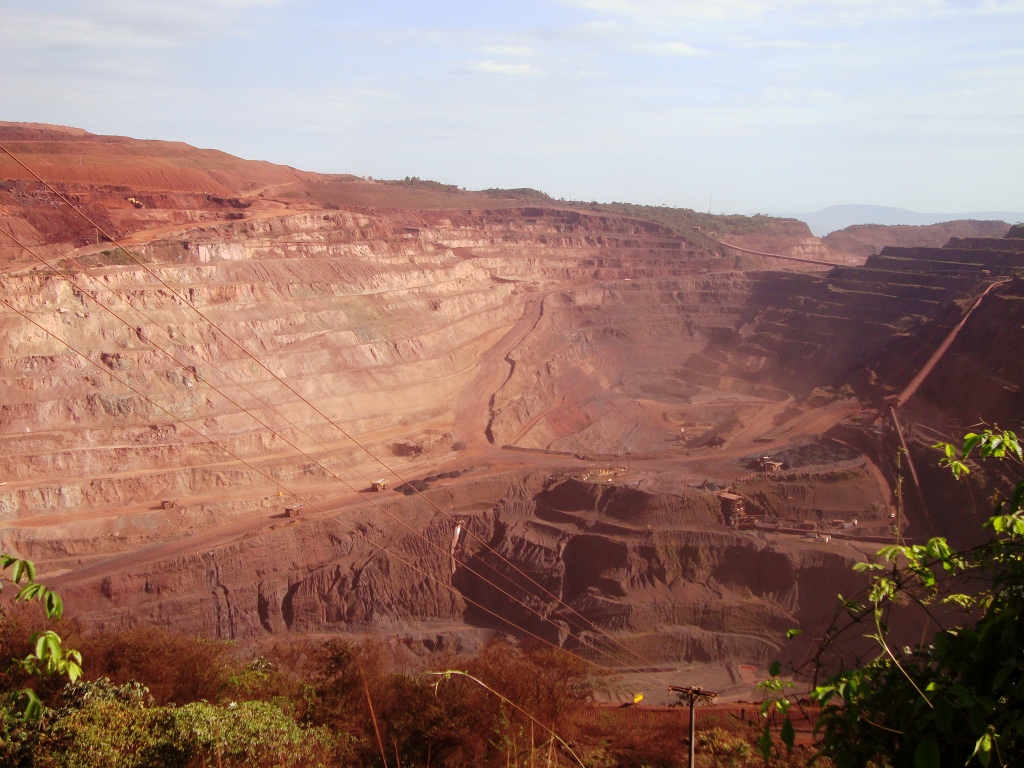 Riqueza e pobreza: duas faces da mineração no sudeste do Pará