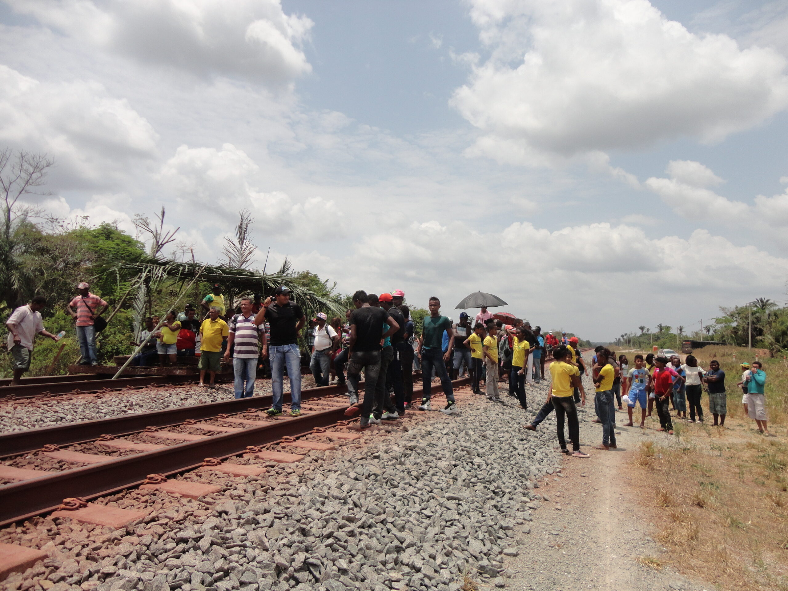 Comunidades Quilombolas interditam Estrada de Ferro Carajás, operada pela Vale, no Maranhão