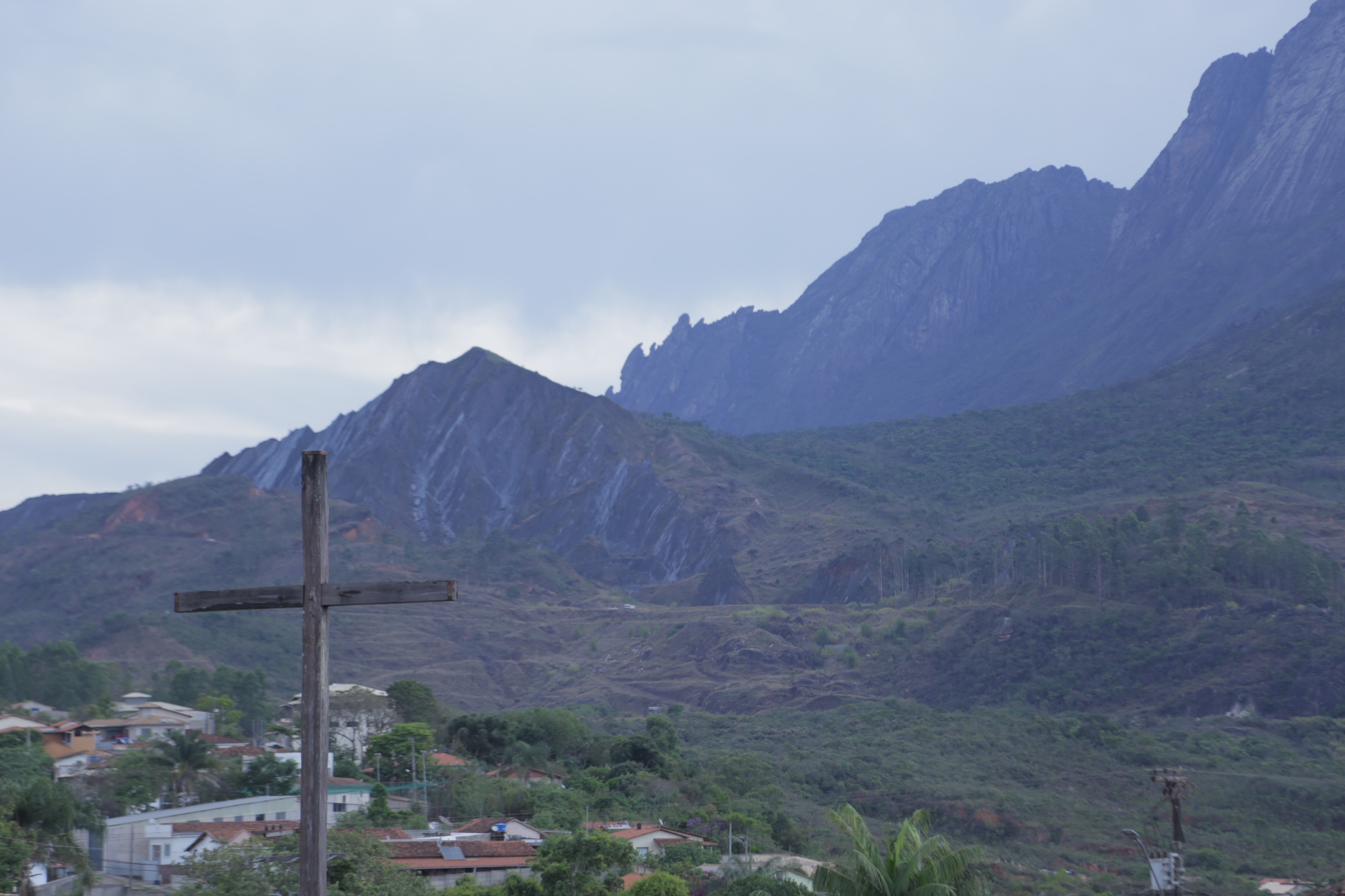 Mulheres se reúnem para conversar sobre reabertura de novas minas da Vale no Morro d’Água Quente, distrito de Catas Altas – MG