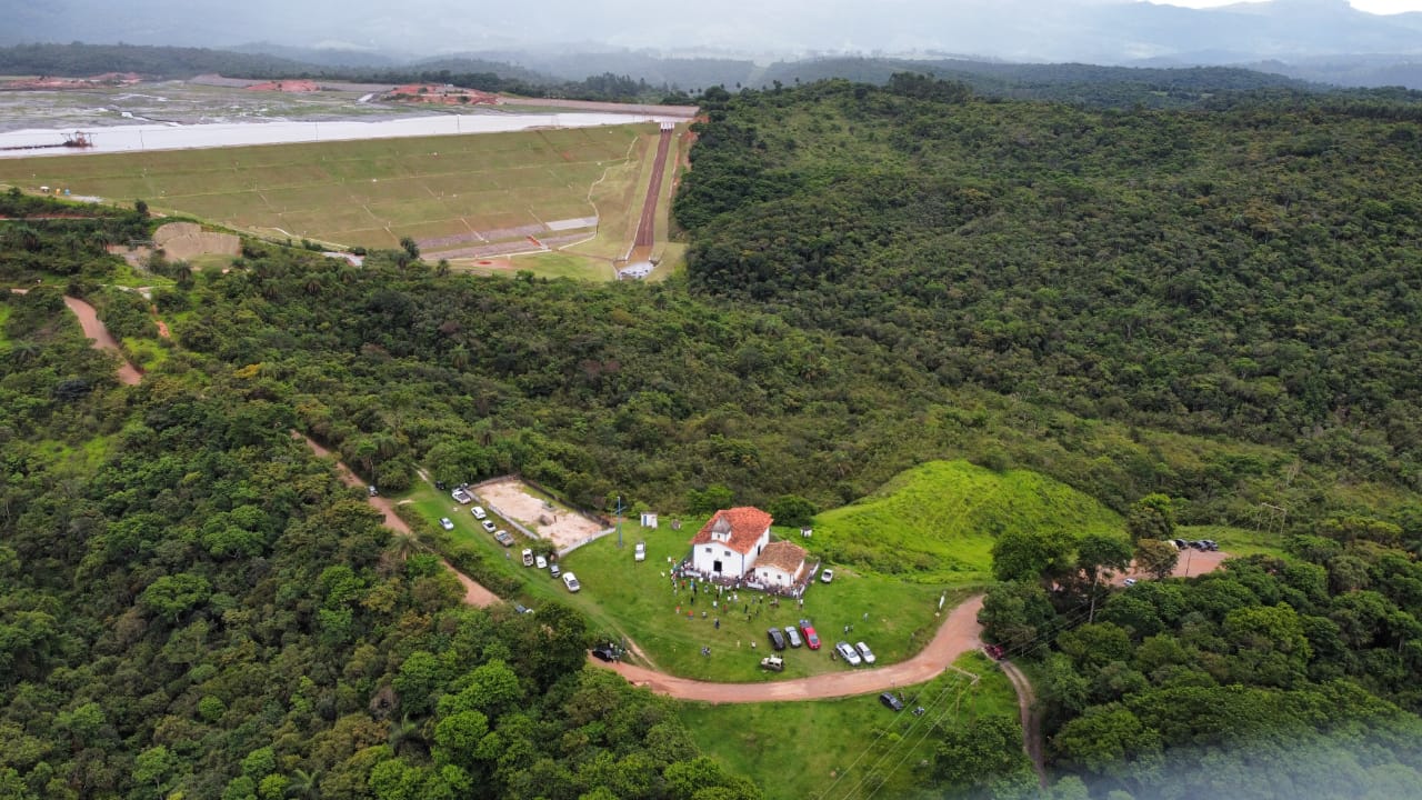 Dossiê denuncia violações de direitos humanos em regiões mineradas da Serra do Caraça (MG)